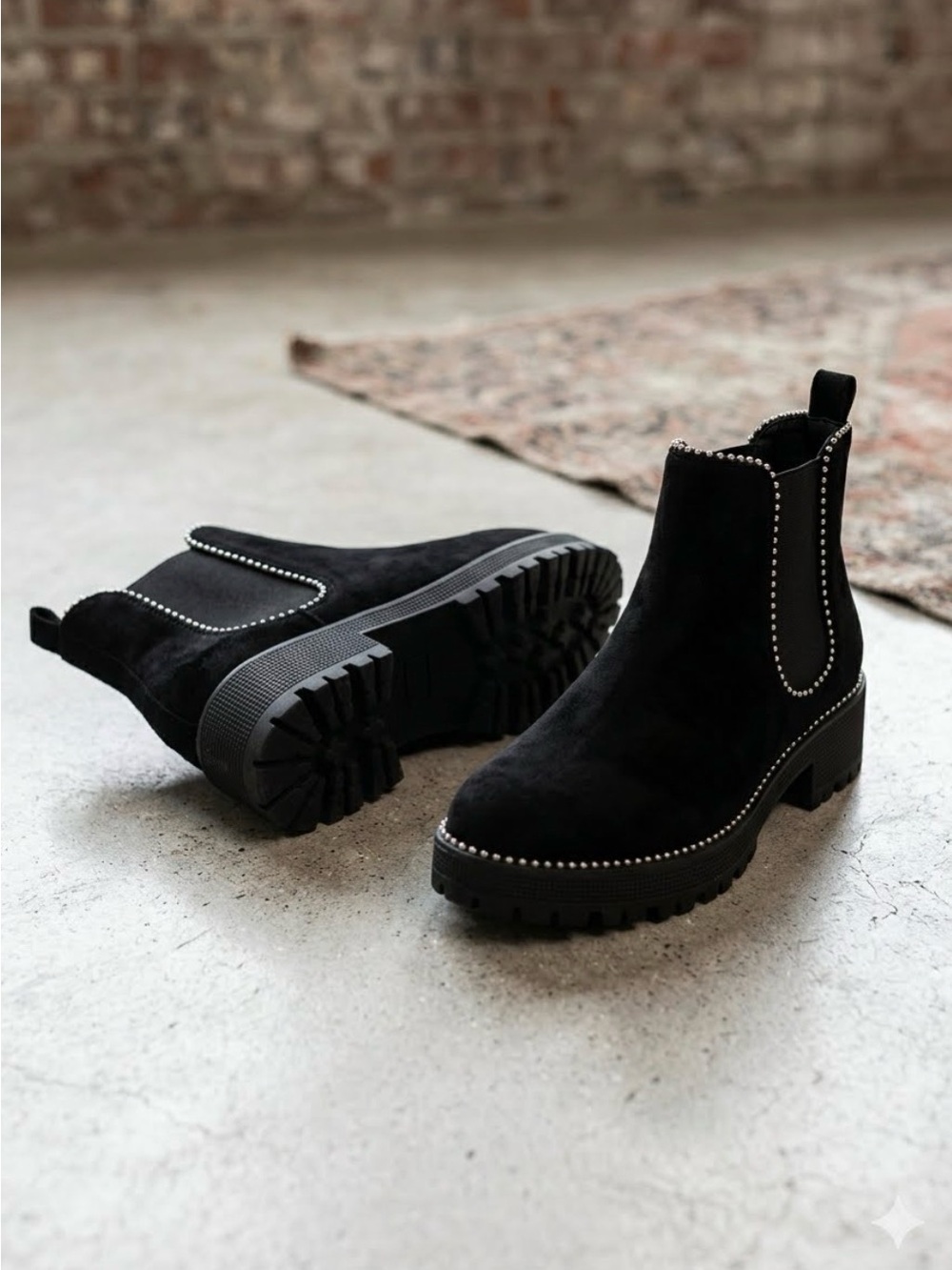 ✨ Cape Robbin Tilda Black Faux Suede Studded Chelsea Boots Lug Sole Sz 7